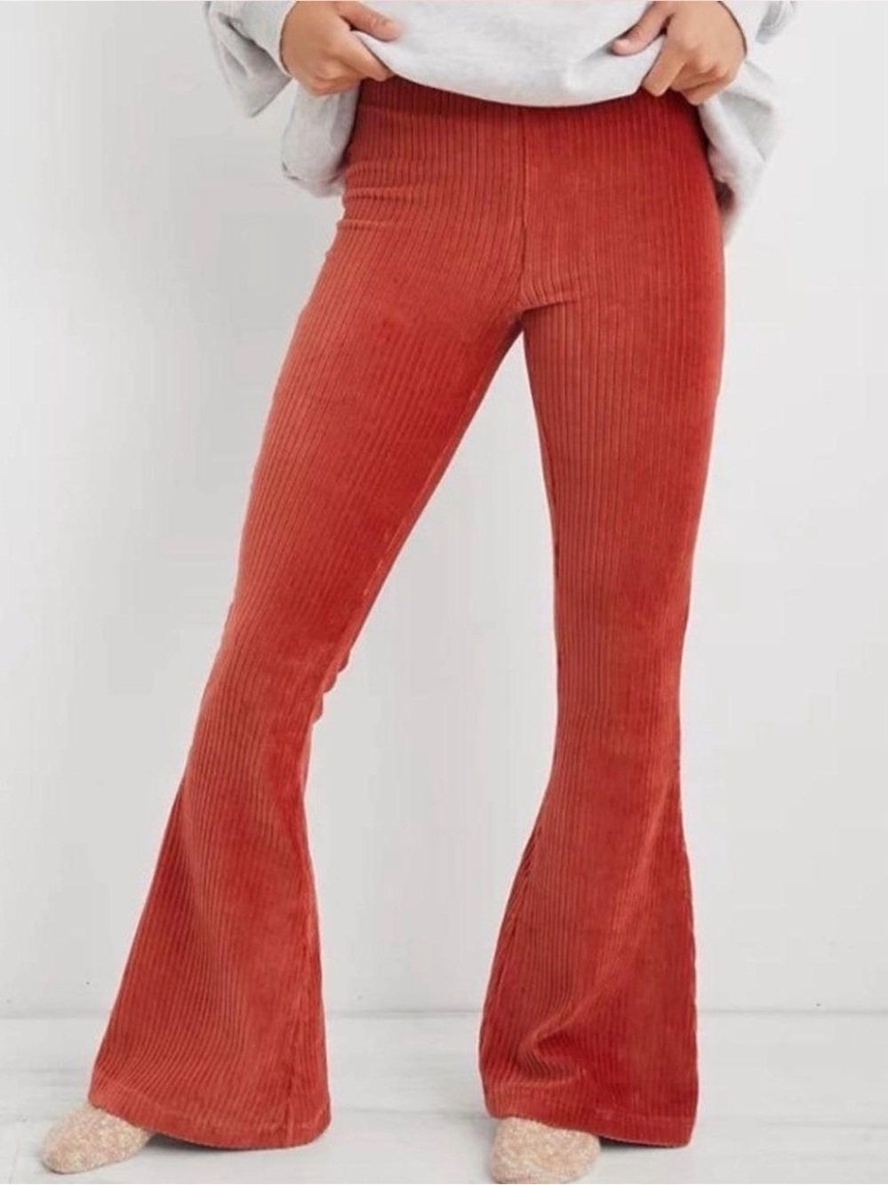 ✨ Aerie Groove-On Velour High Waisted Flare Pants Red Ribbed Textured Size Large